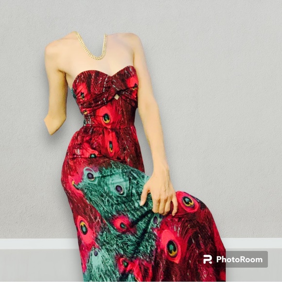 Brand new small - medium peacock patterned maxi dress strapless - Picture 3 of 4